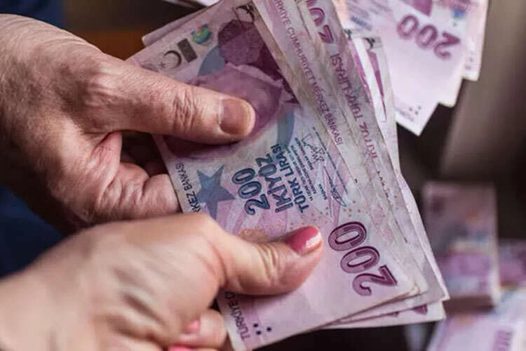 TBMM’de Kabul Edildi: En Düşük Emekli Maaşı Yükseldi